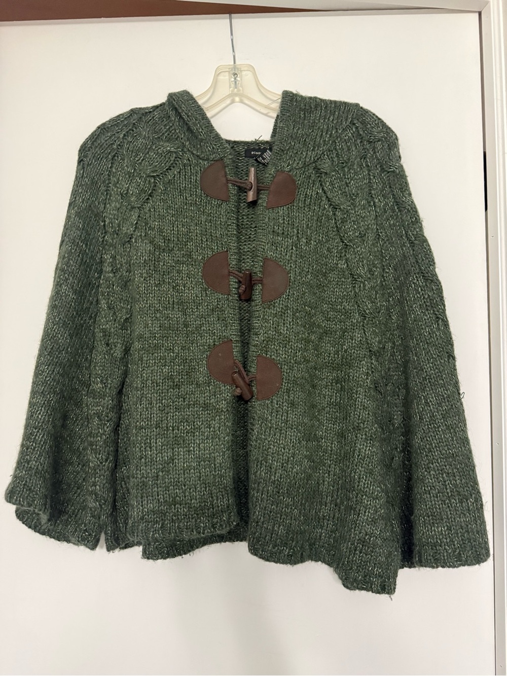 BCBGMaxAzria Forest Green Cable-Knit Toggle Poncho